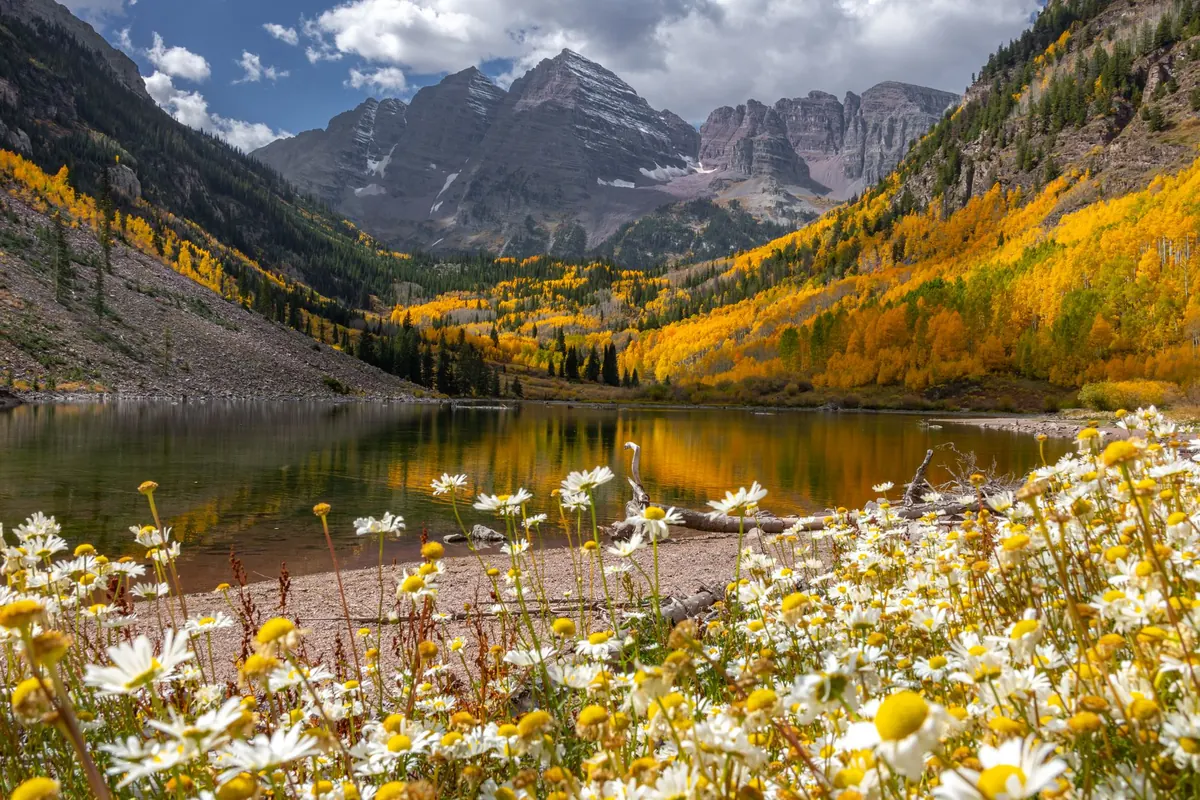 Maroon Bells Hiking Guide: Permits, Parking and Best Times to Visit