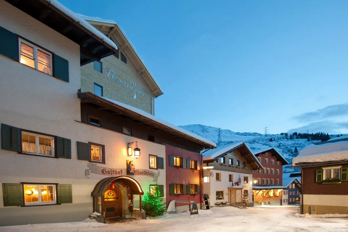 Where to Stay in Aspen: A Neighbourhood Guide for Budget, Mid-Range and Luxury Travellers